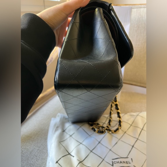 JUMBO CLASSIC CHANEL VERY RARE TO FIND IN STORE LAMBSKIN (SMOOTH) - Picture 9 of 12